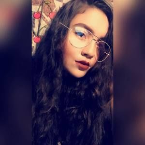 Meet your Posher, Estefany